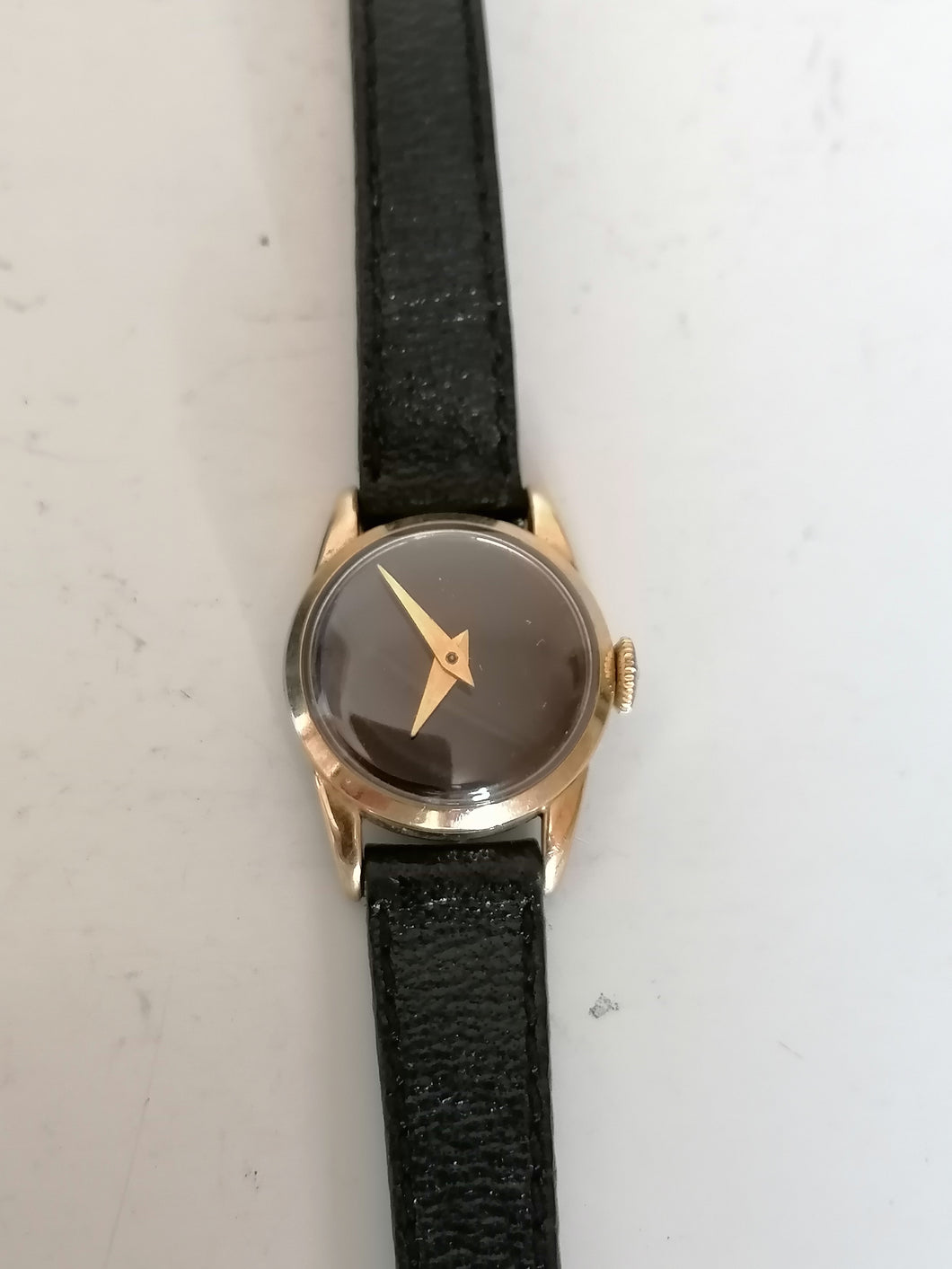 petite montre de dame bracelet,  mouvement mécanique