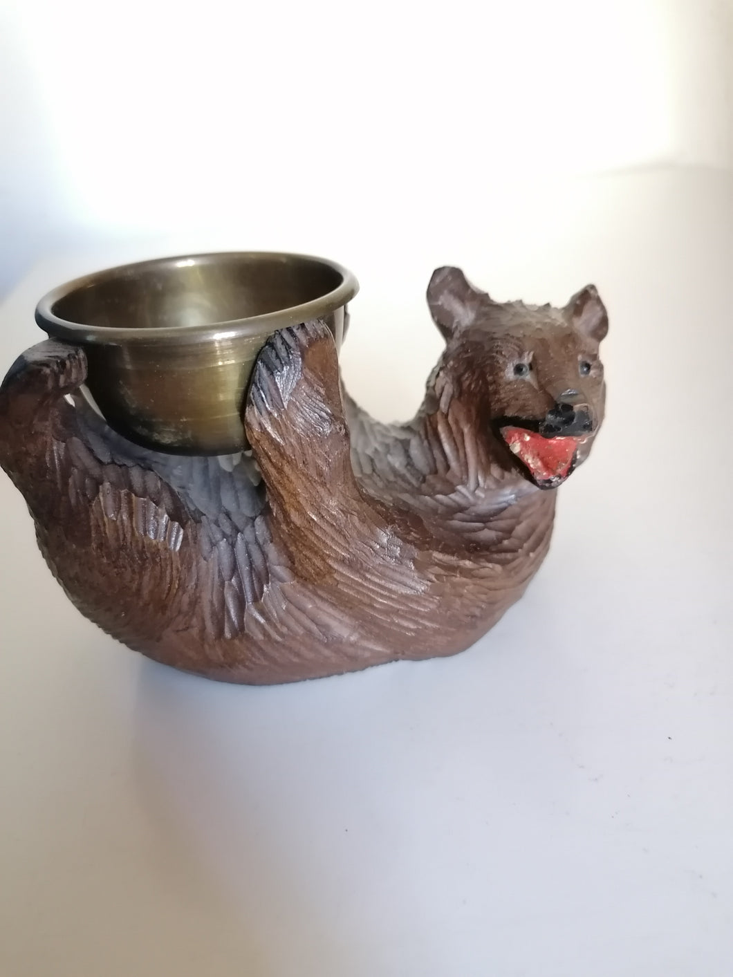 Petit ours en bois sculpté de Brienz.
