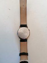 Charger l&#39;image dans la galerie, Montre bracelet Guess 1984
