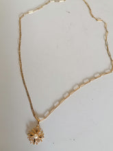 Charger l&#39;image dans la galerie, Chaîne et pendentif doré , perle de culture
