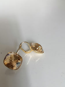 Paire de boucle d'oreille Swarovski doré 