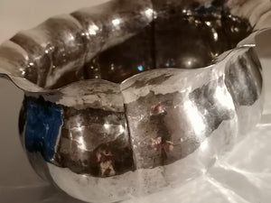 Jardinière battue à la main et argenté 