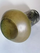 Charger l&#39;image dans la galerie, Vase Art nouveau en verre soufflé et étain. 
