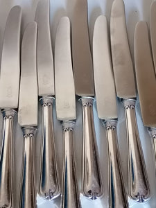 Serie de 12 couteaux entre mets