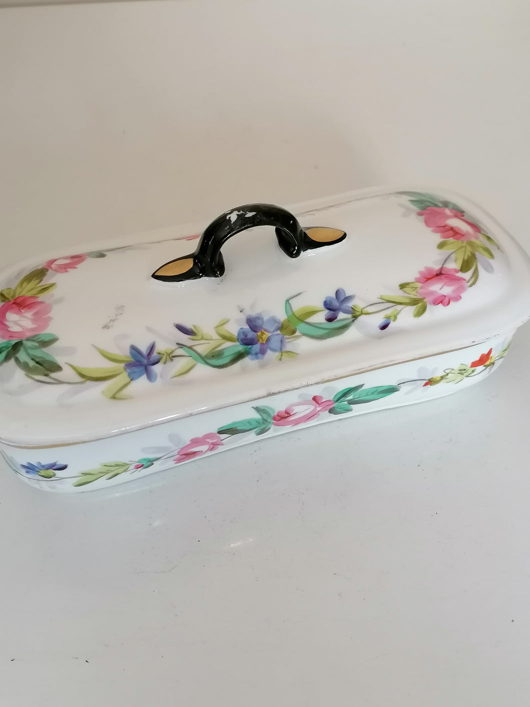 Boite à savon ancienne  en porcelaine peinte