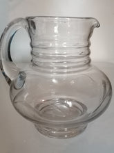 Charger l&#39;image dans la galerie, Pichet à eau en verre soufflé
