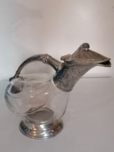 Charger l&#39;image dans la galerie, Verseuse en verre et étain
