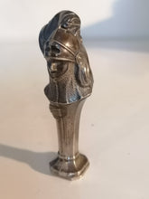 Charger l&#39;image dans la galerie, Cachet sceau en argent, chevalier casqué
