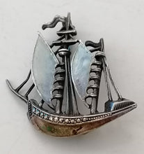 Charger l&#39;image dans la galerie, Bateau, broche en argent
