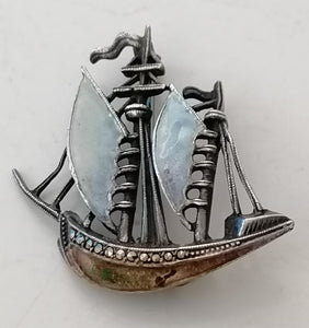 Bateau, broche en argent