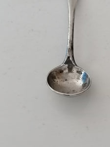 Rare petite cuillère ancienne