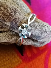 Charger l&#39;image dans la galerie, Jolie bague argent et or 14k, avec diamant
