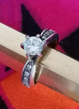 Charger l&#39;image dans la galerie, Bague en argent 925, solitaire en cristal taillé 
