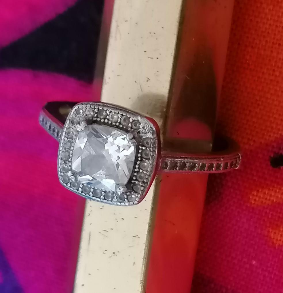 Bague en argent et cristal taillé 