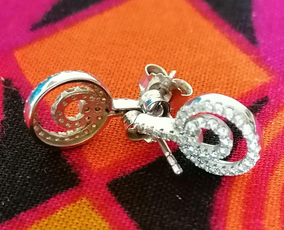 Paire de boucle d'oreille en argent doré 