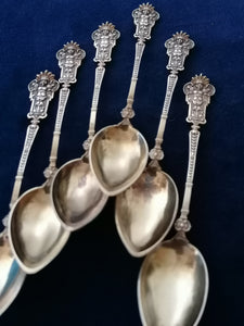 Style Louis XIV, 6 cuillères à mocca