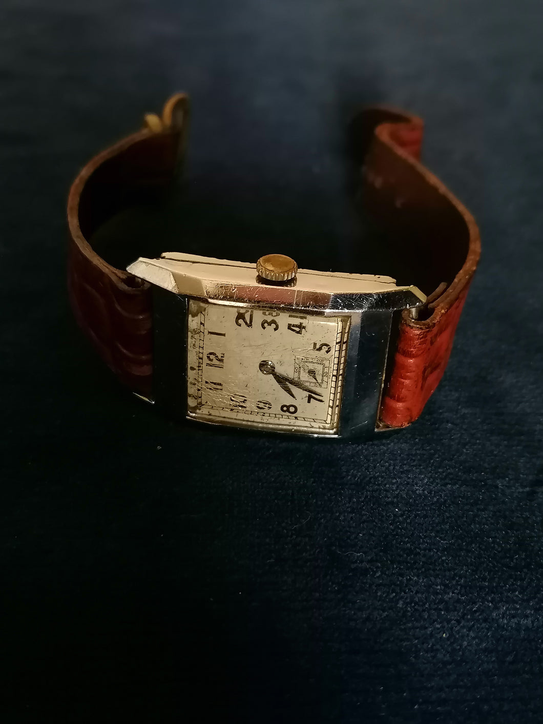 Montre bracelet mécanique, art déco 