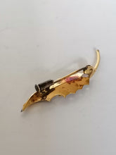 Charger l&#39;image dans la galerie, Broche feuille  argent doré 

