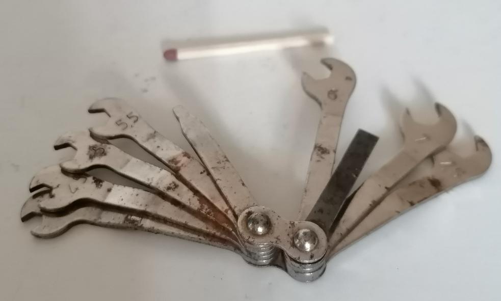 Outils de poche ancien