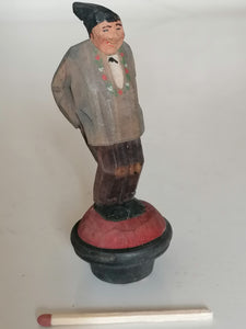 Ancien bouchon de collection, en bois sculpté