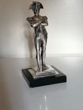 Charger l&#39;image dans la galerie, NAPOLÉON statue en bronze argenté de qualité. 
