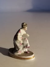 Charger l&#39;image dans la galerie, Vieux Vienne, figurine en porcelaine peinte
