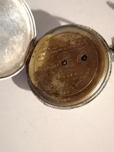 Charger l&#39;image dans la galerie, Montre gousset  mécanique ancienne en argent
