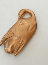 Charger l&#39;image dans la galerie, Vide poche en bronze, forme de cygne.
