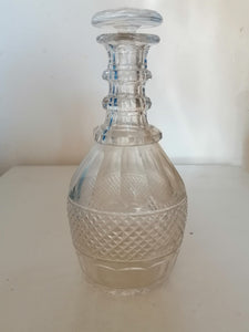 Carafe d'époque Louis PH. en cristal taillé