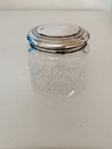 Pot en cristal taillé et argent ancien 