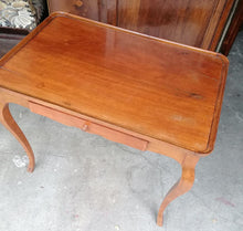 Charger l&#39;image dans la galerie, Table à cuvette d&#39;époque Louis XV, dite cabaret.

