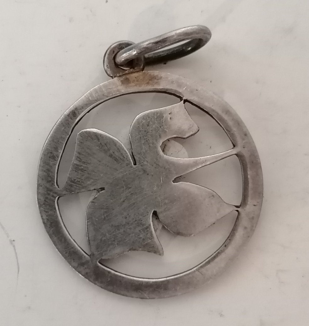 Pendentif feuille en argent 