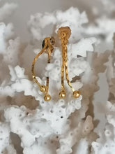Charger l&#39;image dans la galerie, Paire de Clou d&#39;oreille en or 9carat
