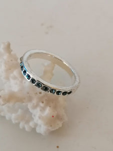 Bague doré avec cristaux bleu 
