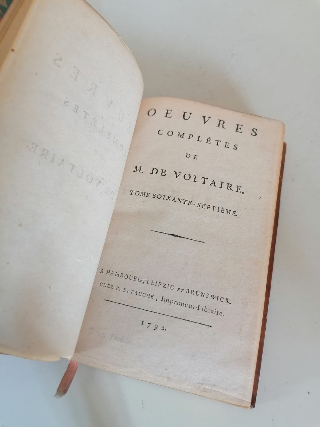 Oeuvre de Voltaire 1792, 16 volumes. Bonne état général.