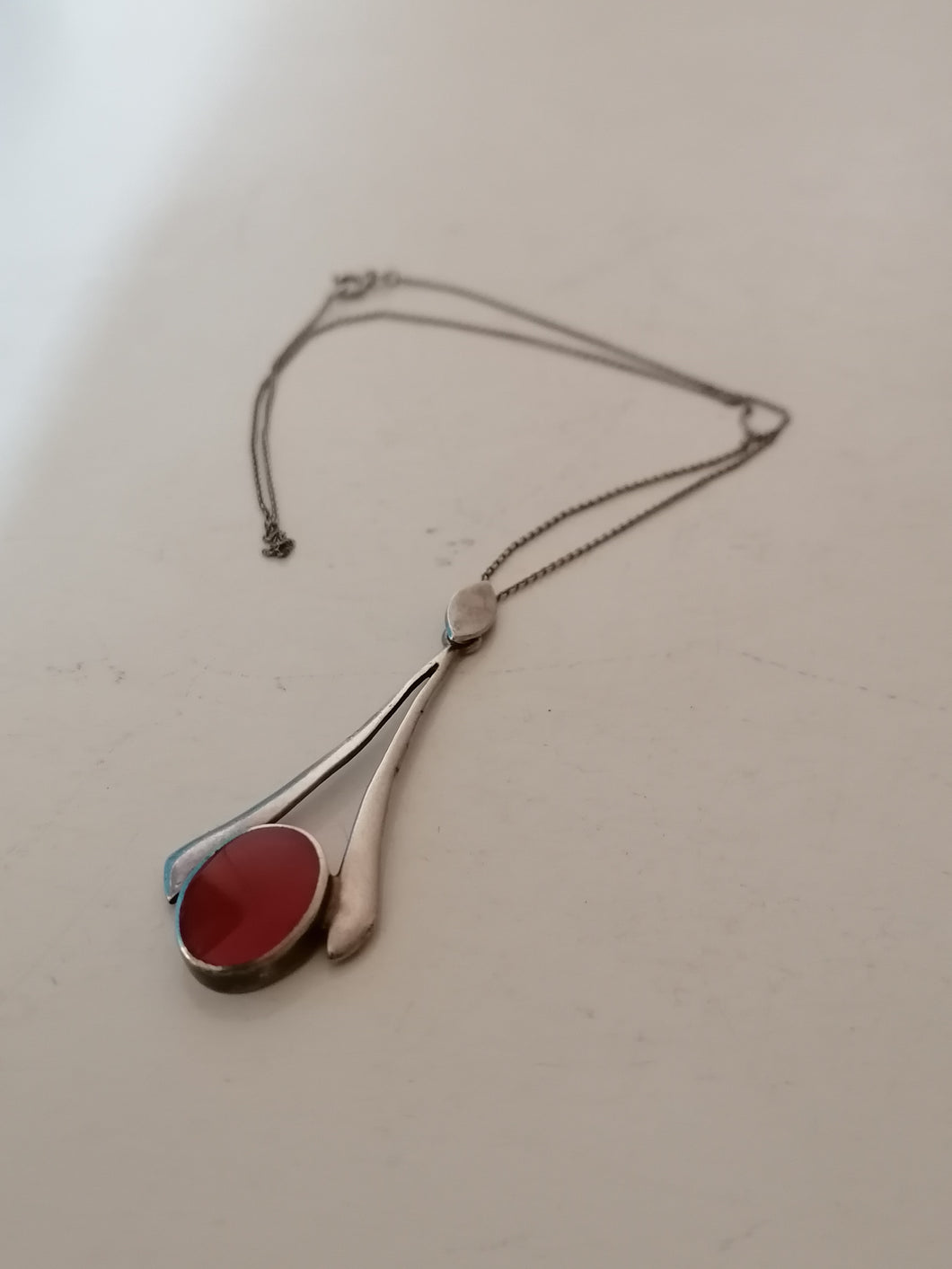 Chaîne avec pendentif en argent