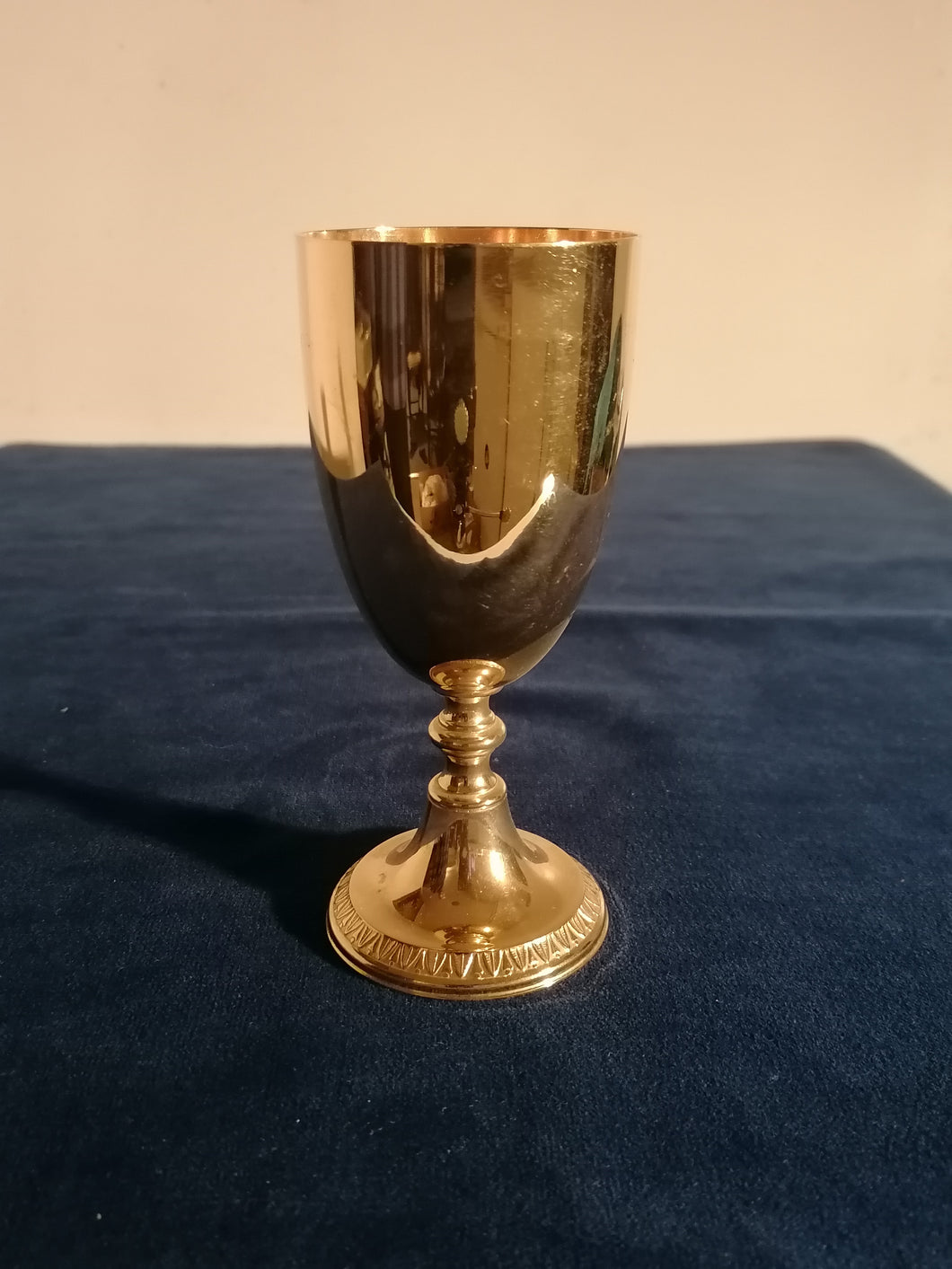 Verre en métal doré parfait état 