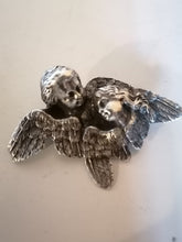 Charger l&#39;image dans la galerie, Exceptionnelle paire d&#39;anges en argent massif.

Travail Français probablement de Jules Wièse orfèvre du milieu XIXème
