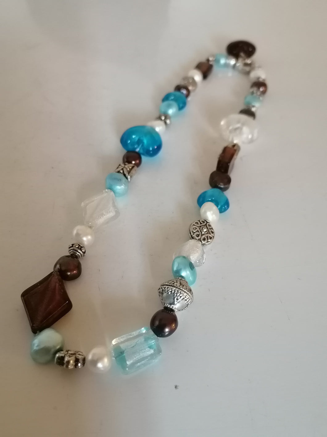 Collier genre murano perle d'eau douce et verre avec paillette