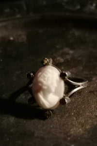 Bague ancienne camé en argent massif et marcassite