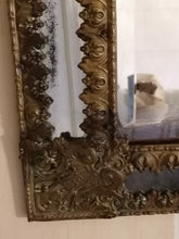 Charger l&#39;image dans la galerie, Miroir Louis XIV 19ème siècle en laiton repoussé
