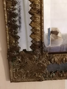 Miroir Louis XIV 19ème siècle en laiton repoussé