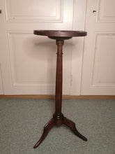 Charger l&#39;image dans la galerie, Rare guéridon ancien  en acajou avec plateau miroir
