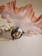 Charger l&#39;image dans la galerie, Lampe suspension ancienne, avec globe en verre opaline
