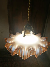 Charger l&#39;image dans la galerie, Lampe suspension ancienne, avec globe en verre opaline
