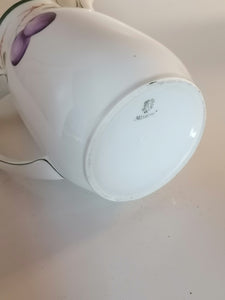 Pot à lait en porcelaine peinte. J&c minerve (allemand) 