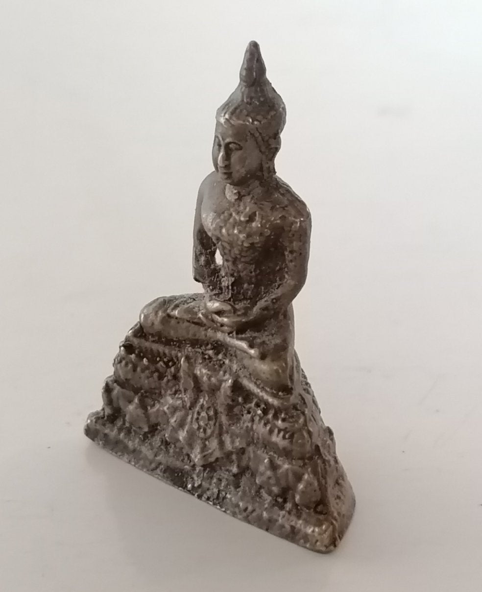 Petit bouddha en bronze XXème, probablement Thaïlandais.