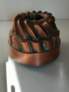 Moule à gâteau 19ème en cuivre étamé. Fait main,
