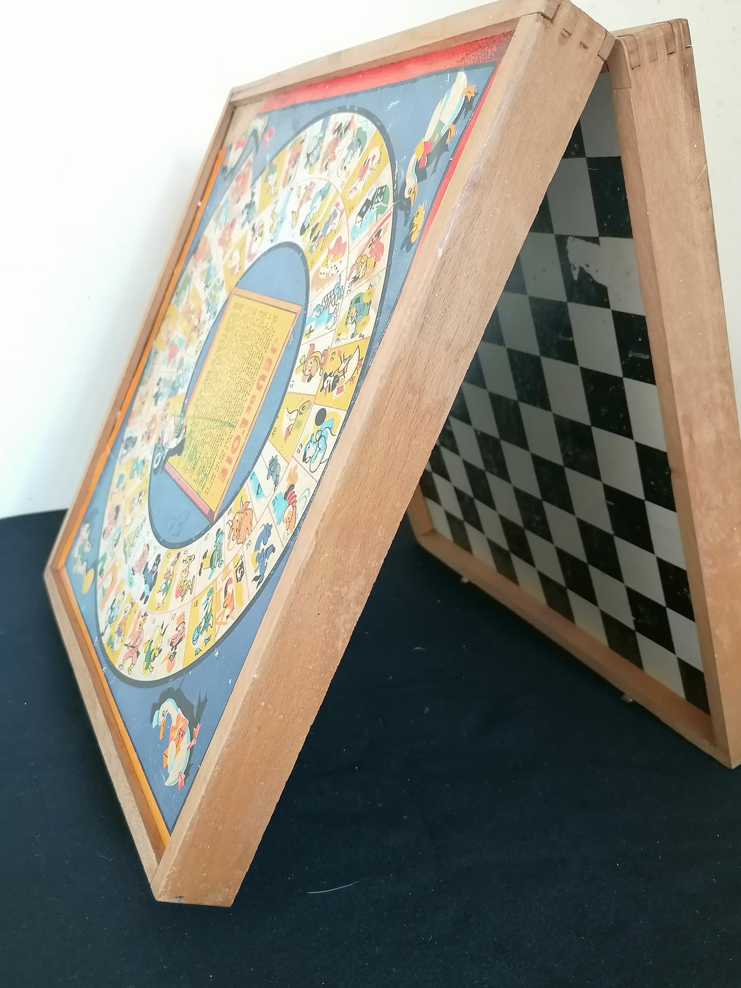Jeux de l'oie echec  backgammon et cheval vintage. 