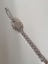 Charger l&#39;image dans la galerie, Montre bracelet Initial femme, mécanique. Fonctionne
